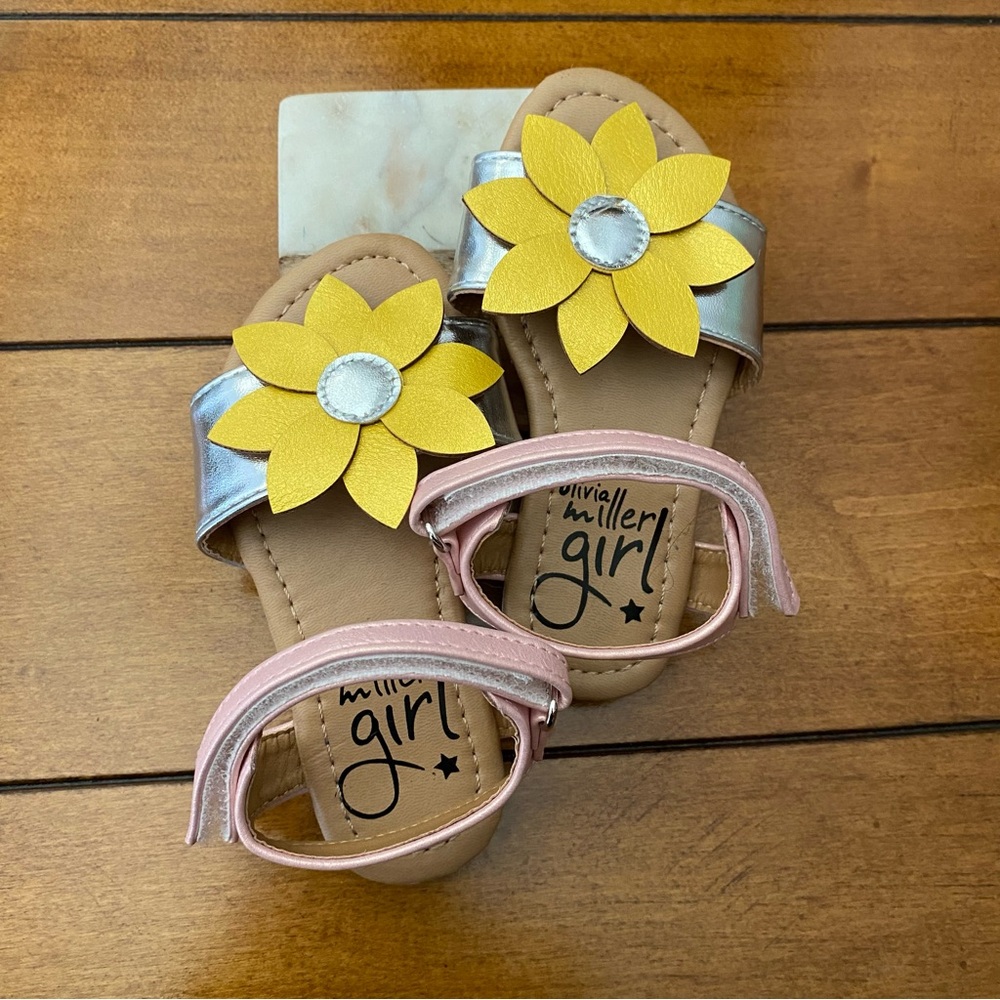 Olivia Miller Girl Infant Baby Sandals Size 6 Sunflower Shoes yellow silver
